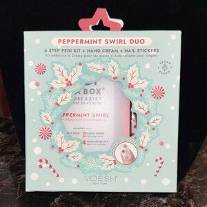 Voesh Peppermint Swirl Hand & Foot Care Set